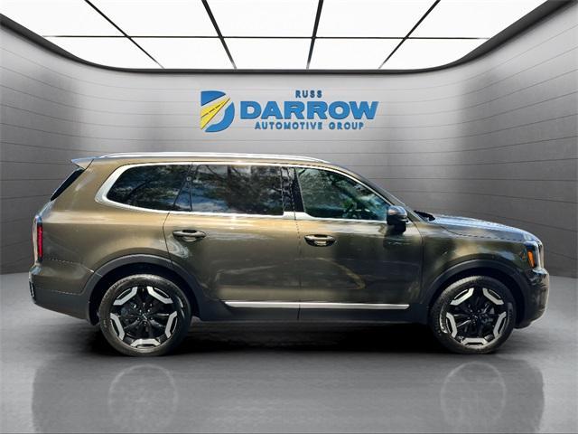 Photo of 2024 Dark Moss Kia Telluride