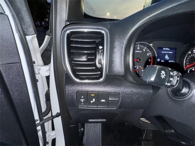 Photo of 2020 Snow White Pearl Kia Sportage