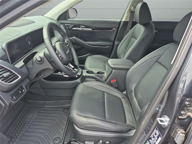 Photo of 2024 Gravity Gray Kia Seltos