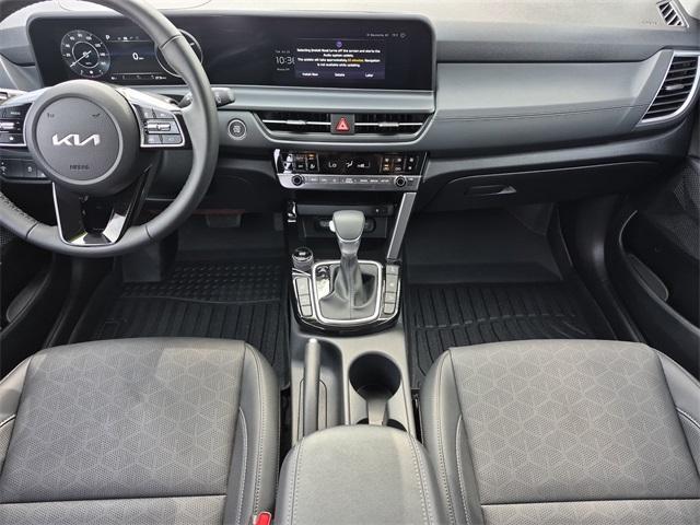 Photo of 2024 Gravity Gray Kia Seltos
