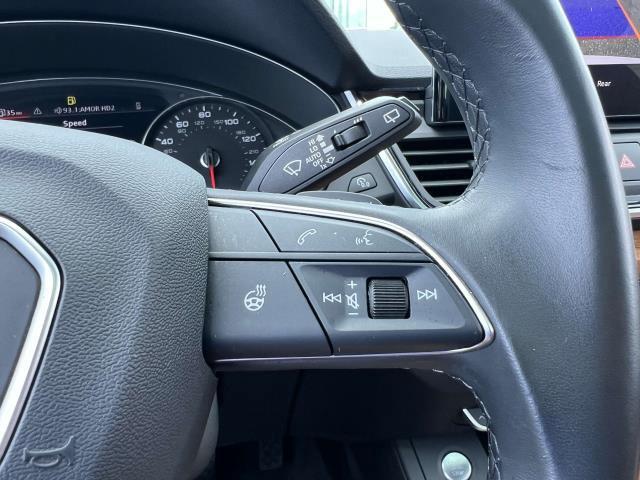Photo of 2023 Glacier White Metallic Audi Q5