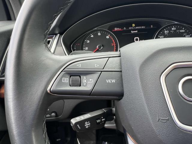 Photo of 2023 Glacier White Metallic Audi Q5