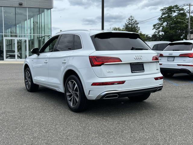 Photo of 2023 Glacier White Metallic Audi Q5
