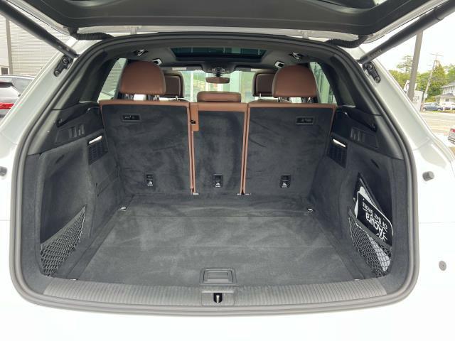 Photo of 2023 Glacier White Metallic Audi Q5