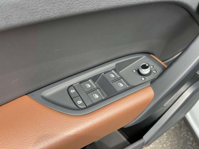 Photo of 2023 Glacier White Metallic Audi Q5