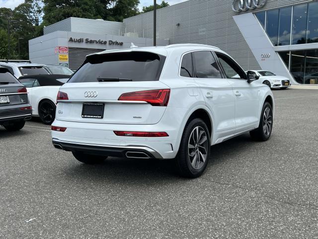 Photo of 2023 Glacier White Metallic Audi Q5
