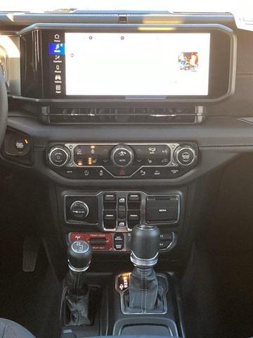 Photo of 2025 Granite Crystal Metallic Clearcoat Jeep Wrangler