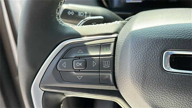 Photo of 2025 Bright White Clearcoat Jeep Grand Cherokee L