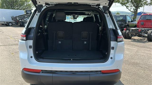 Photo of 2025 Bright White Clearcoat Jeep Grand Cherokee L