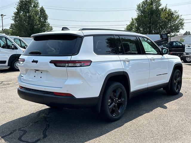 Photo of 2025 Bright White Clearcoat Jeep Grand Cherokee L