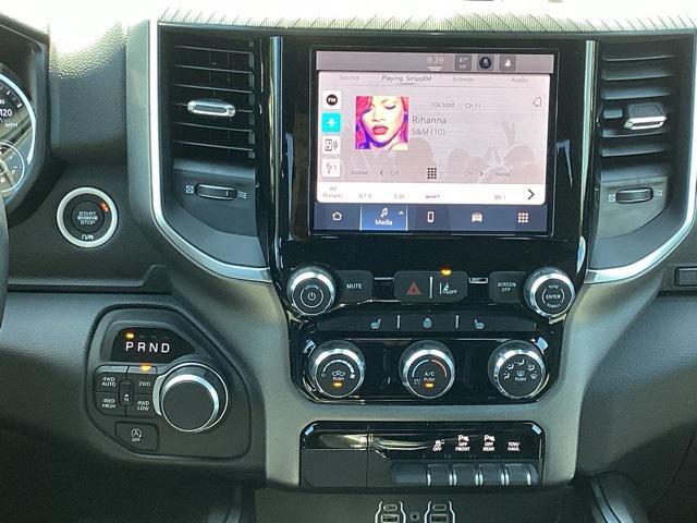 Photo of 2025 Diamond Black Crystal Pearlcoat RAM 1500