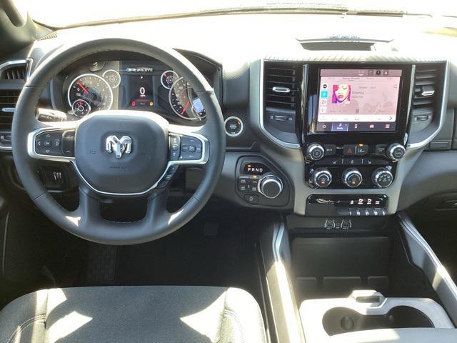 Photo of 2025 Diamond Black Crystal Pearlcoat RAM 1500