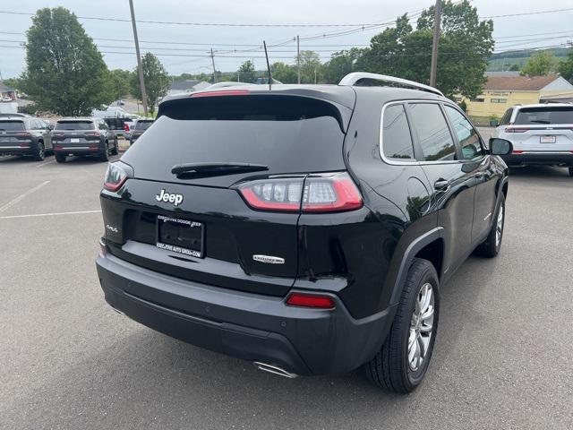Photo of 2021 Diamond Black Crystal Pearlcoat Jeep Cherokee