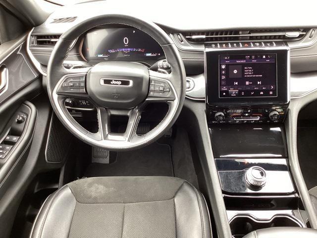 Photo of 2021 Silver Zynith Jeep Grand Cherokee L