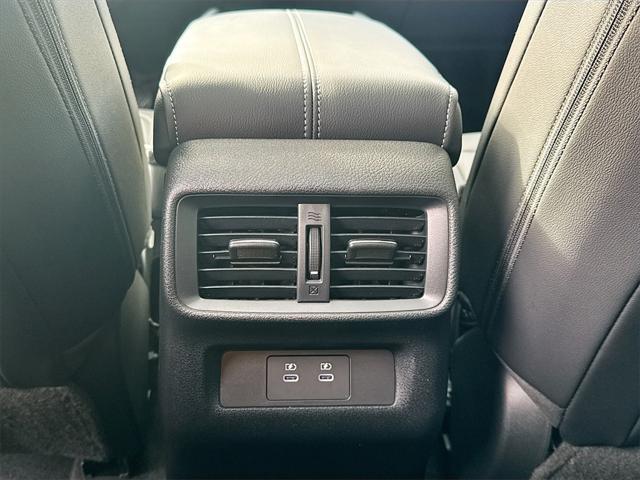 Photo of 2025 Super Black Nissan Murano