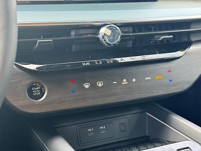Photo of 2025 Super Black Nissan Murano
