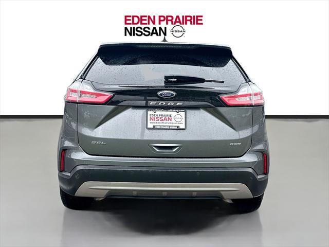 Photo of 2022 Carbonized Gray Metallic Ford Edge