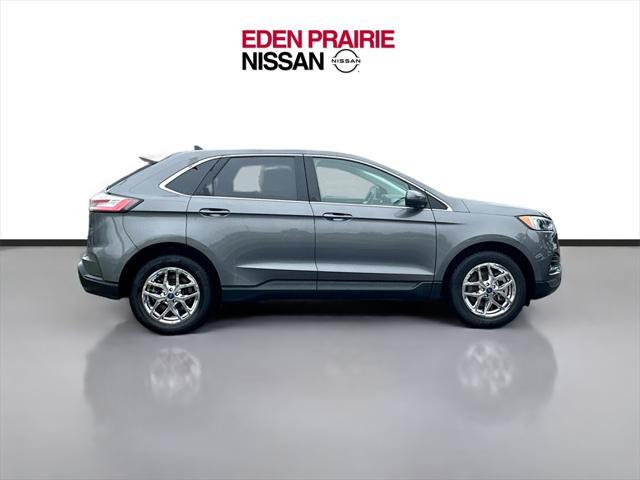Photo of 2022 Carbonized Gray Metallic Ford Edge