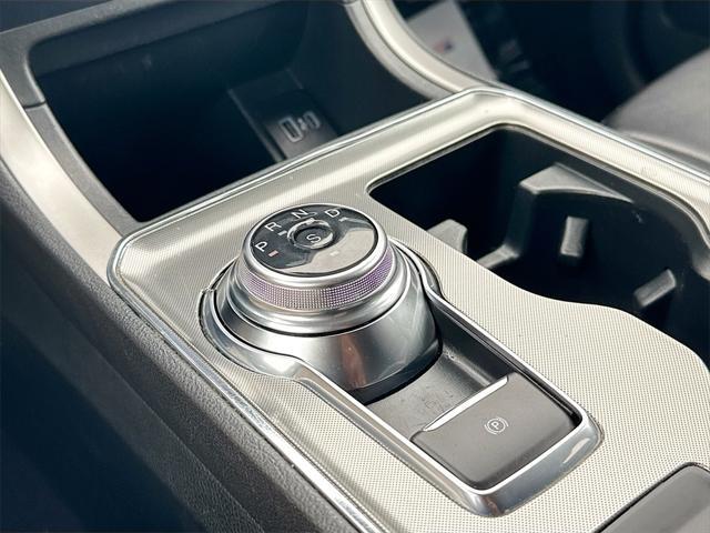 Photo of 2022 Carbonized Gray Metallic Ford Edge