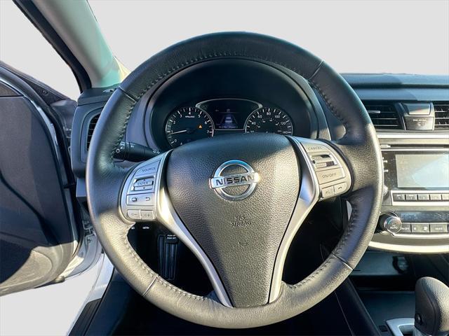 Photo of 2017 Brilliant Silver Metallic Nissan Altima