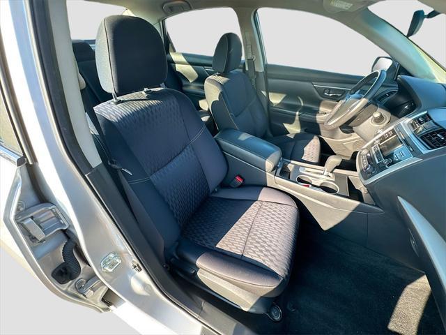 Photo of 2017 Brilliant Silver Metallic Nissan Altima