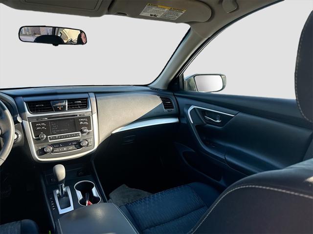 Photo of 2017 Brilliant Silver Metallic Nissan Altima
