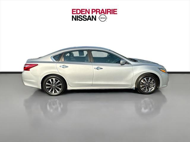 Photo of 2017 Brilliant Silver Metallic Nissan Altima