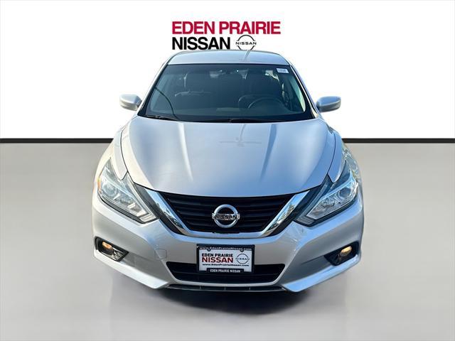 Photo of 2017 Brilliant Silver Metallic Nissan Altima