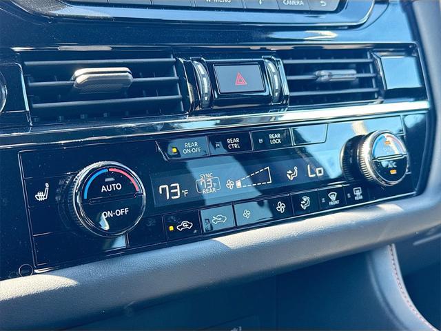 Photo of 2023 Super Black Nissan Pathfinder