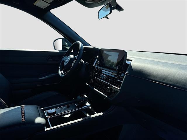 Photo of 2023 Super Black Nissan Pathfinder