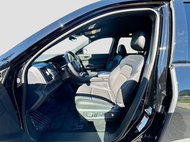 Photo of 2023 Super Black Nissan Pathfinder