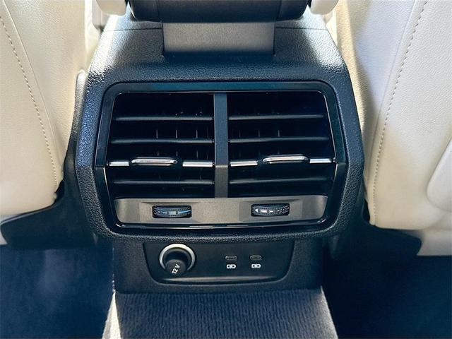 Photo of 2023 White Audi Q3