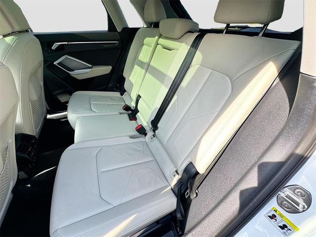 Photo of 2023 White Audi Q3