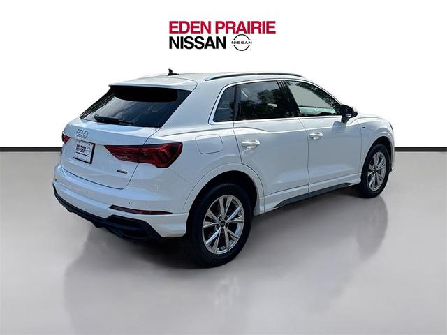 Photo of 2023 White Audi Q3