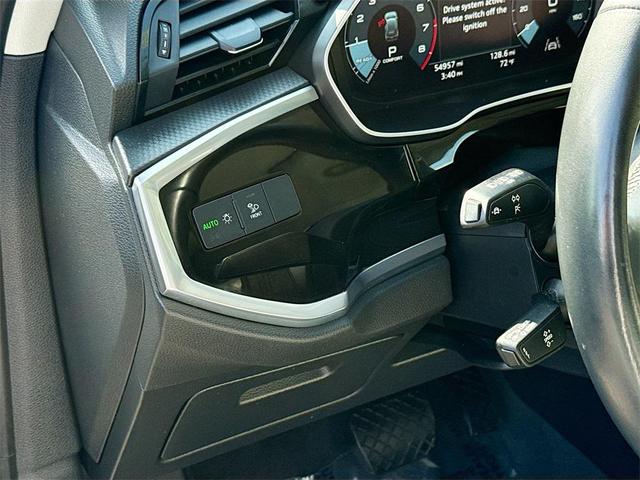 Photo of 2023 White Audi Q3
