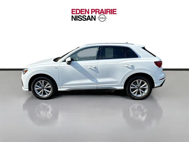 Photo of 2023 White Audi Q3