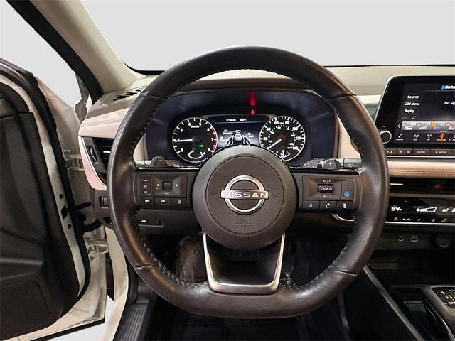 Photo of 2023 Pearl White Nissan Rogue
