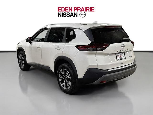 Photo of 2023 Pearl White Nissan Rogue