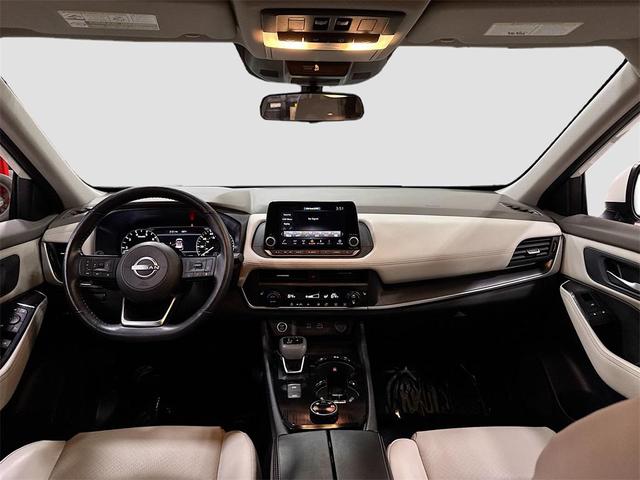 Photo of 2023 Pearl White Nissan Rogue