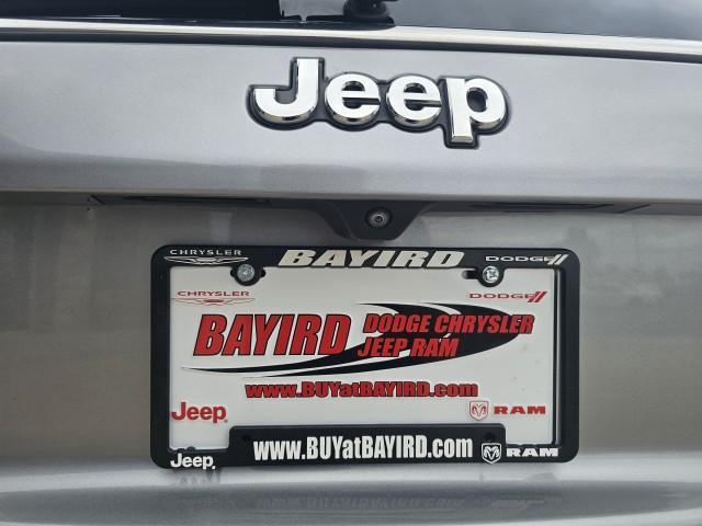 Photo of 2022 Silver Jeep Compass