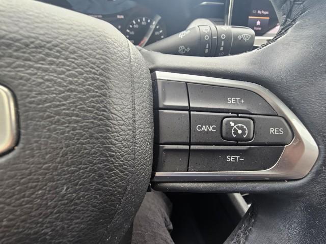 Photo of 2022 Silver Jeep Compass