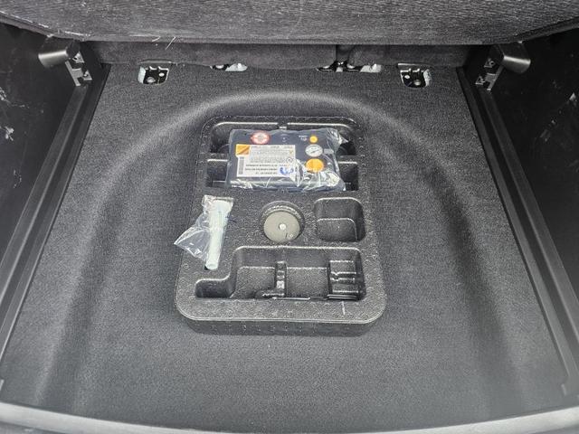 Photo of 2022 Silver Jeep Compass