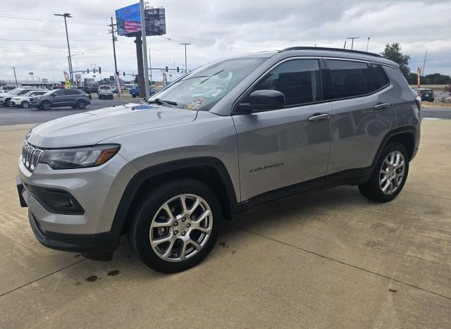 Photo of 2022 Silver Jeep Compass