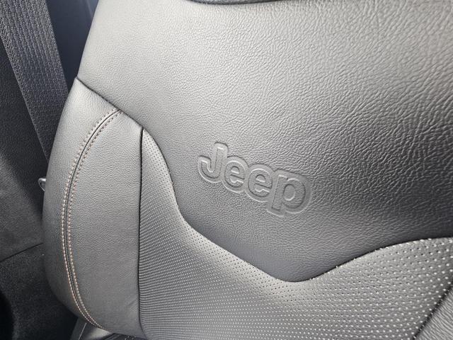 Photo of 2022 Silver Jeep Compass