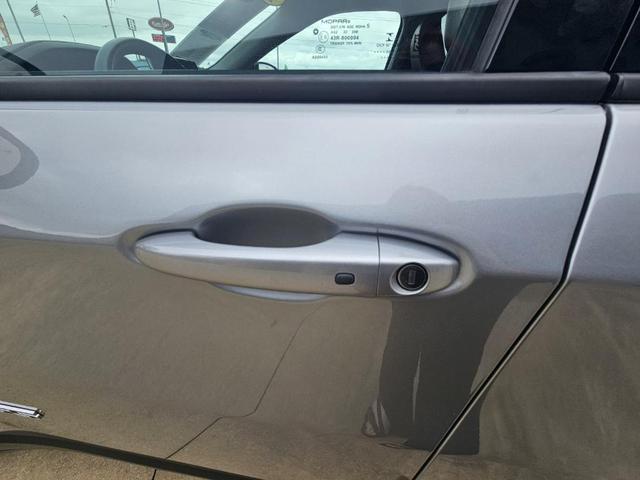 Photo of 2022 Silver Jeep Compass