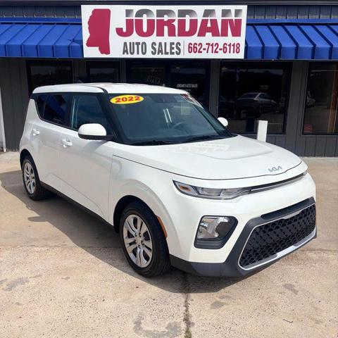 Photo of 2022 Snow White Pearl Kia Soul