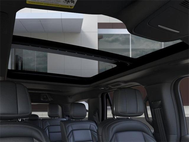 Photo of 2025 Infinite Black Metallic Lincoln Navigator