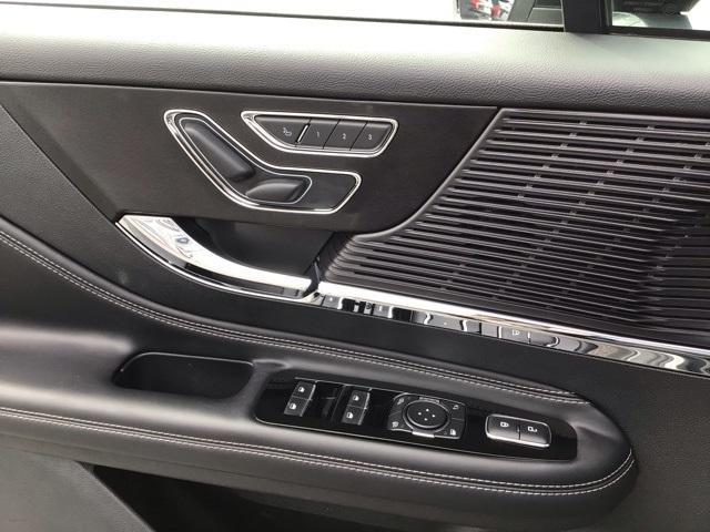 Photo of 2022 Metallic Lincoln Corsair