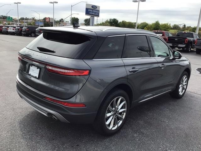 Photo of 2022 Metallic Lincoln Corsair