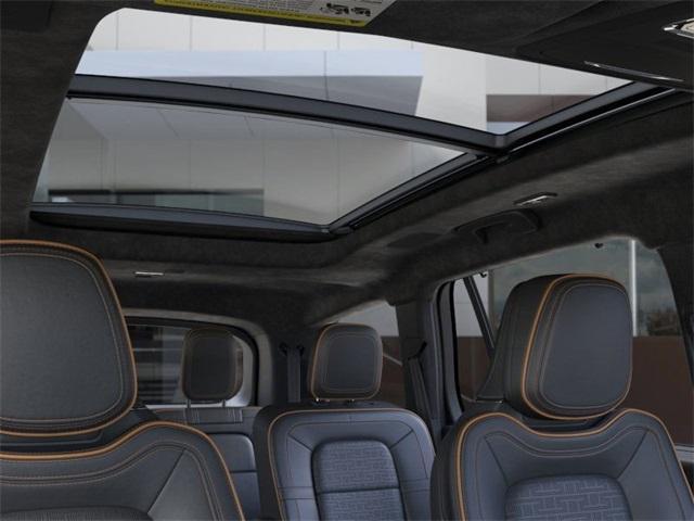 Photo of 2025 Bright Green Lincoln Aviator
